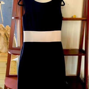Sleeveless dress. Size 8